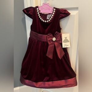 NWT Beautiful holiday “Rare Editions” dress for girls size 5. Holiday dress!!